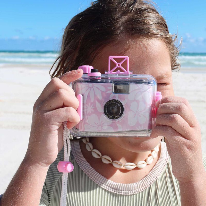 SUNNYLiFE Underwater Camera Stole My Heart image number 1